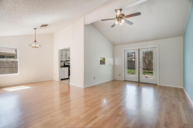 Photo - 10422 Firethorn Ln