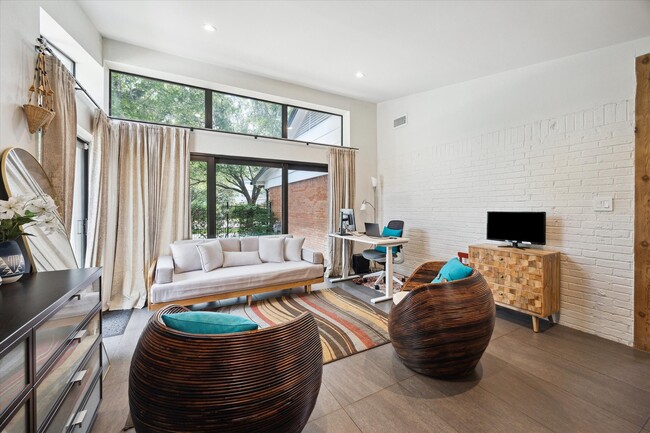 Photo - 1902 Chimney Rock Rd