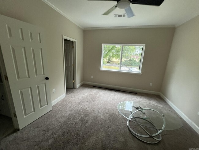 Photo - 1024 Welch St