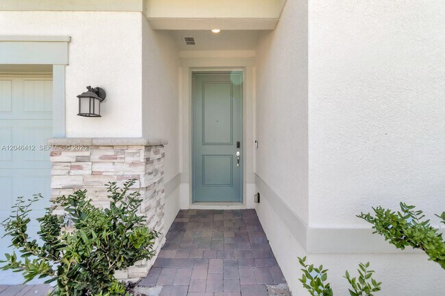 Photo - 2081 Mossy Vine Ave