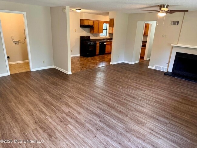 Photo - 1580 Guilford Cove