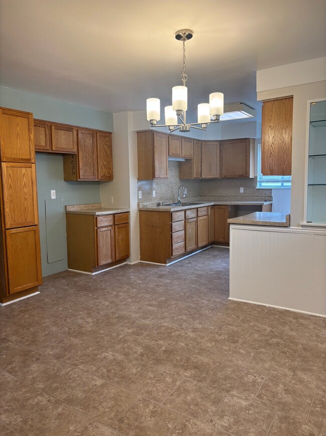 Photo - 1106 MacDonald Ave