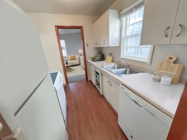 Photo - 514-520 Carroll Ave