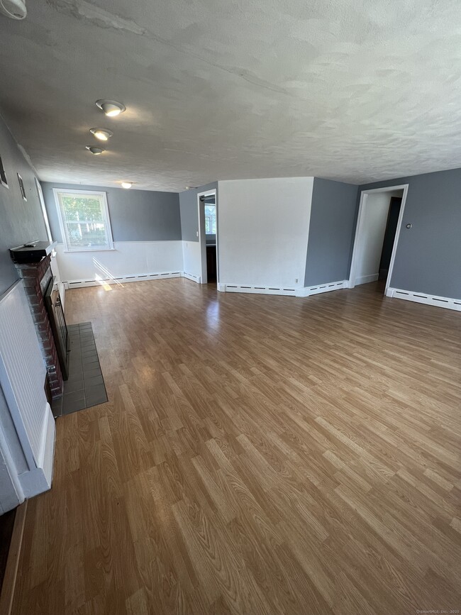 Photo - 21 Meadowside Rd