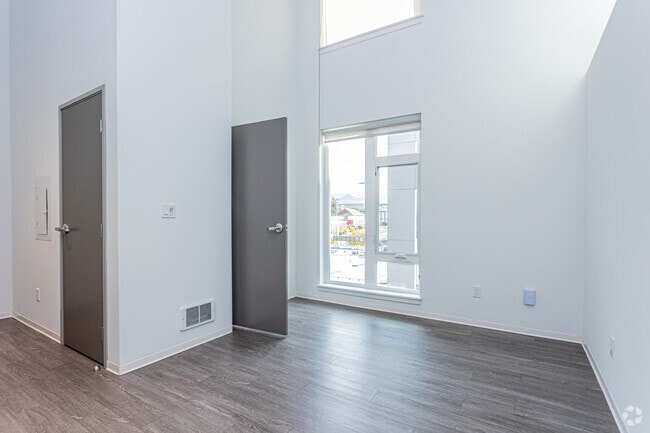 STUDIO - 328SF