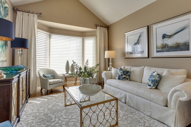 Building Photo - 15407 E Crestline Pl Unit SI ID1385829P