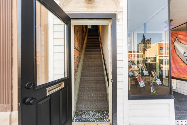 Photo - 318 W State St Unidad 318