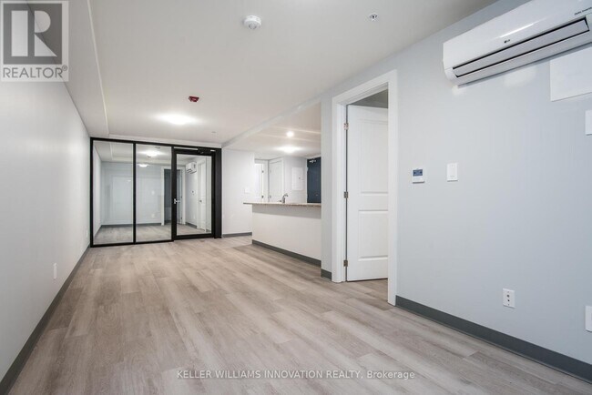 Photo - 10 Queen St Unit 002