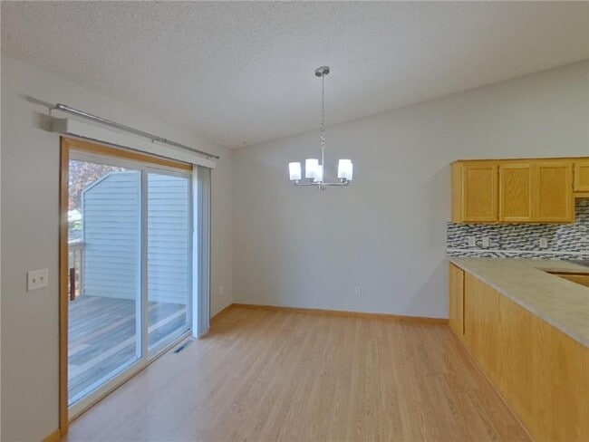 Photo - 16037 Flagstaff Ave W