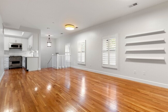 Building Photo - 242 Shawmut Ave Unit 1B