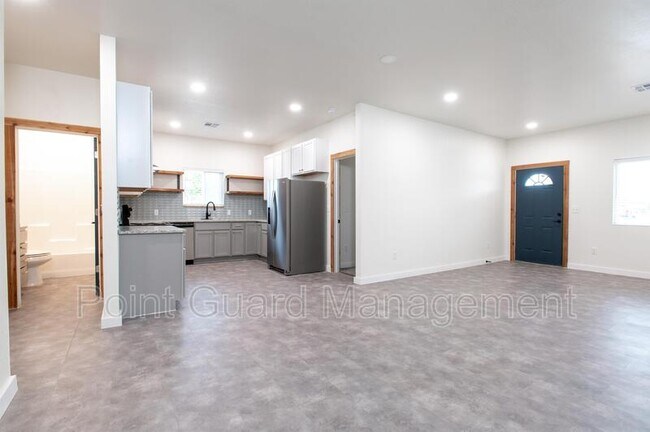 Photo - 2881 Oliver Dr