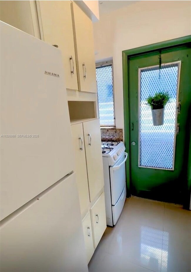 Photo - 644 Meridian Ave Unit 10