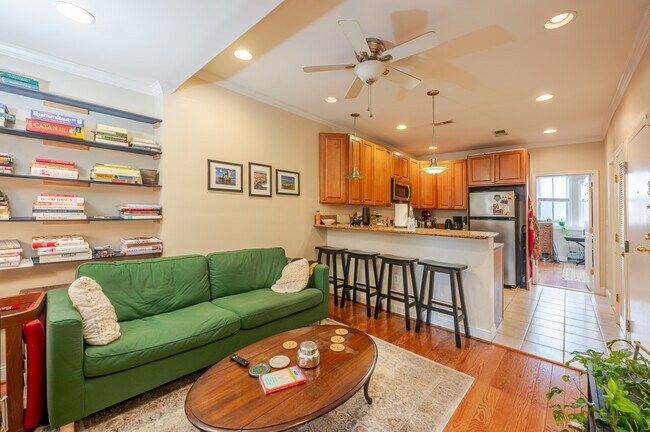 Building Photo - 1006 N St NW Unit 4