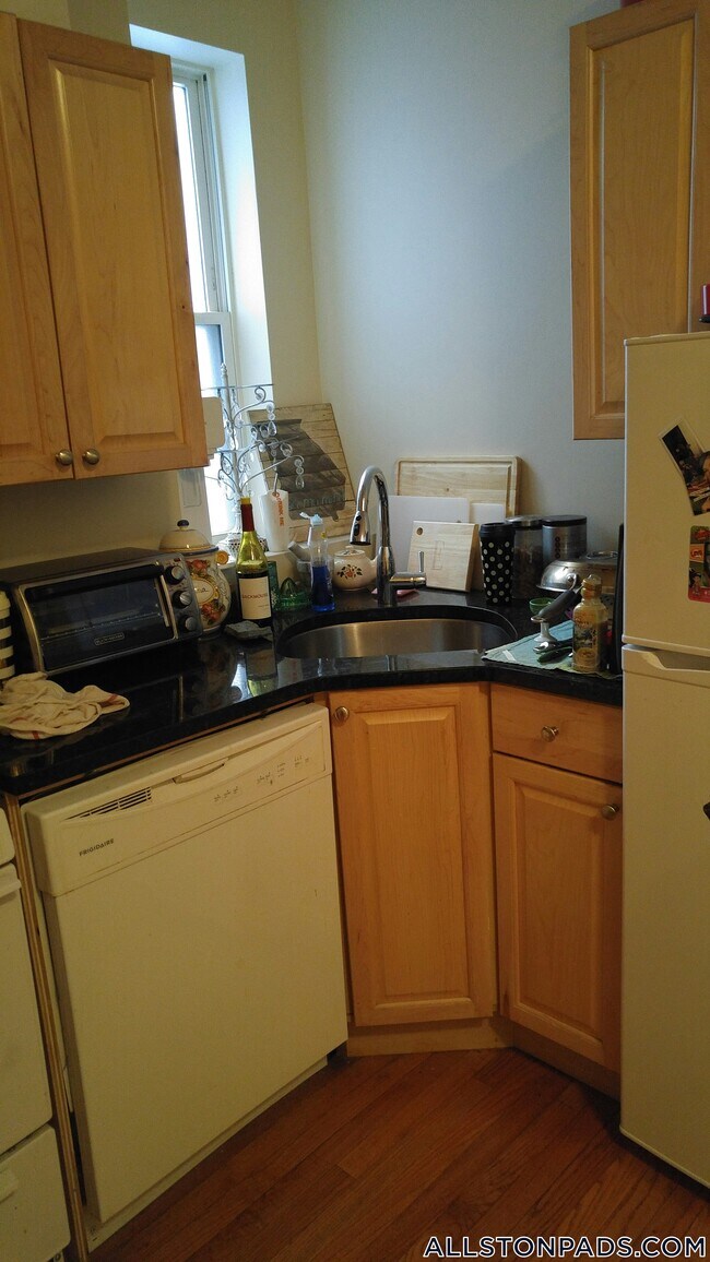 Photo - 1197 Commonwealth Ave Unidad 3