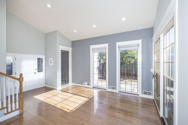 Photo - Beautifully Appointed 5 Bed, 4 Bath Executive Home