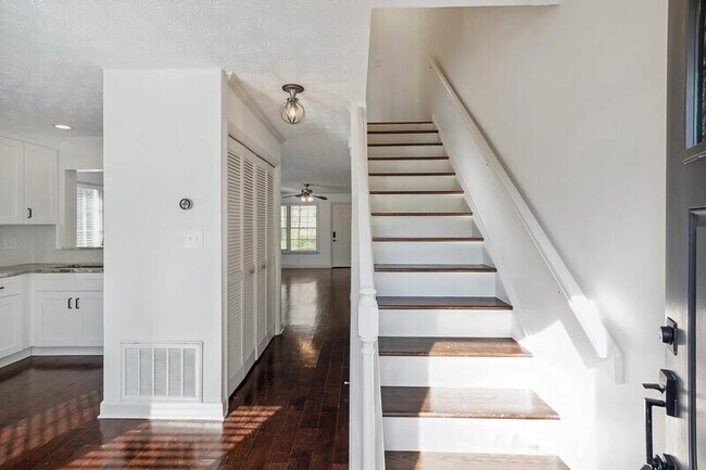 Photo - 401 Defoors Landing NW