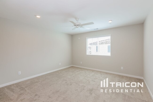 Photo - 31570 Dwight Dr