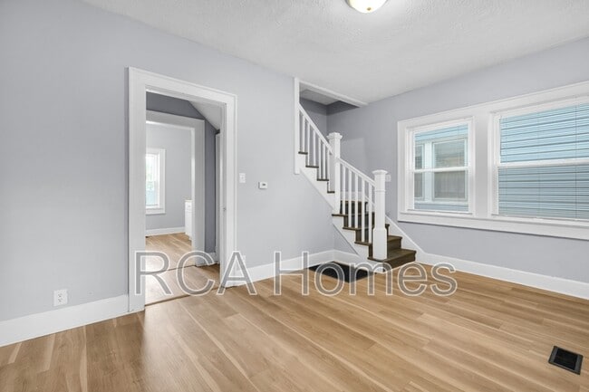 Photo - 1113 N Oxford St