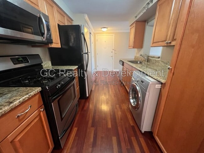 Photo - 1247 E Washington St Unit Apartment 202