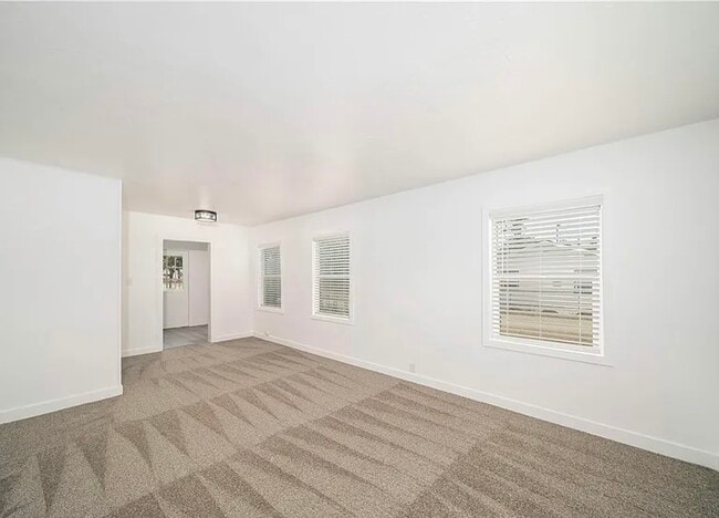 Photo - 25885 Creag Ave