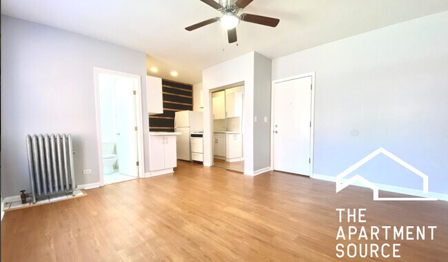 Building Photo - 4241 N Kenmore Ave Unit 108