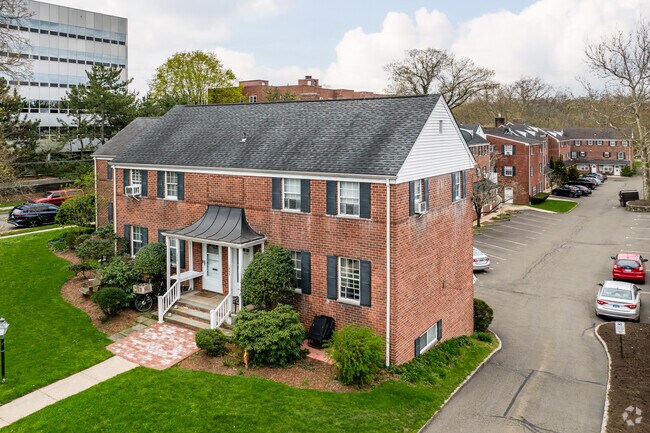 16-53 4th St Stamford, CT 06905 - Brighton Court