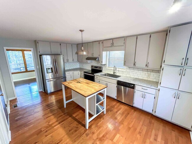 Photo - Fantastic 3 BR/3 BA Woodland Retreat in Smyrna!