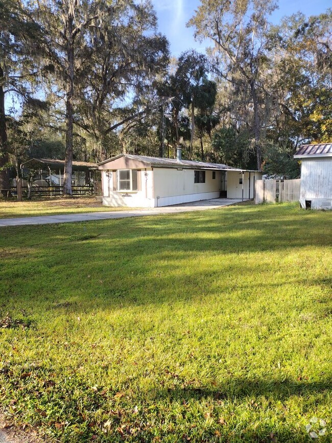 Building Photo - 2 bedroom 2 bathroom Home