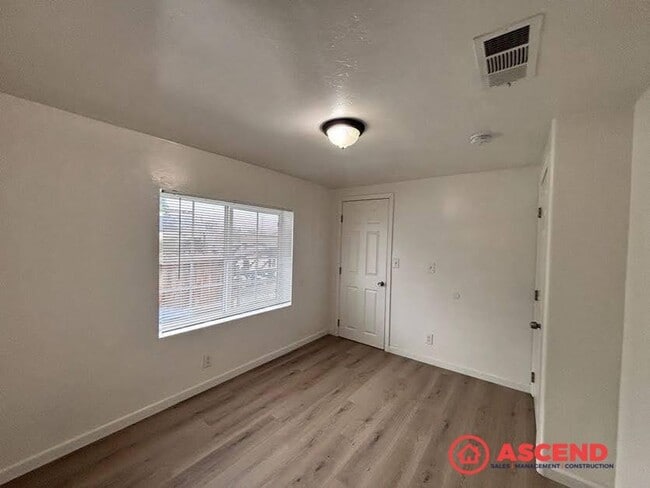 Photo - 201 E 1st St Unit 201 E 1st St #2