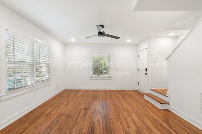 Photo - 402 S Columbia Dr