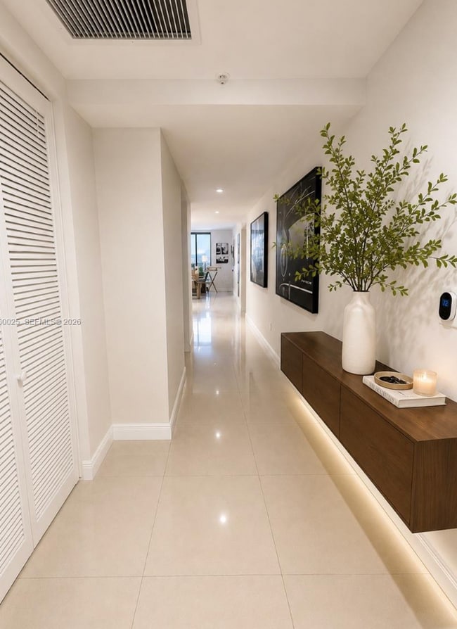 Photo - 185 SW 7th St Unit 2503-ML A12060025