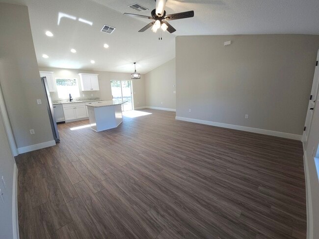 Photo - 774 W Deacon Pl