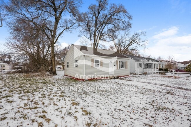 Photo - 233 N Wellington St