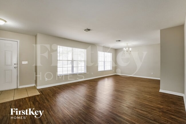 Photo - 642 Skyridge Rd