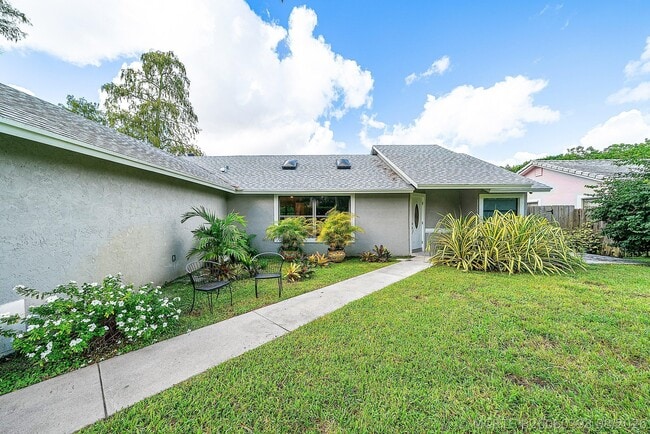 Photo - 1252 Raintree Ln