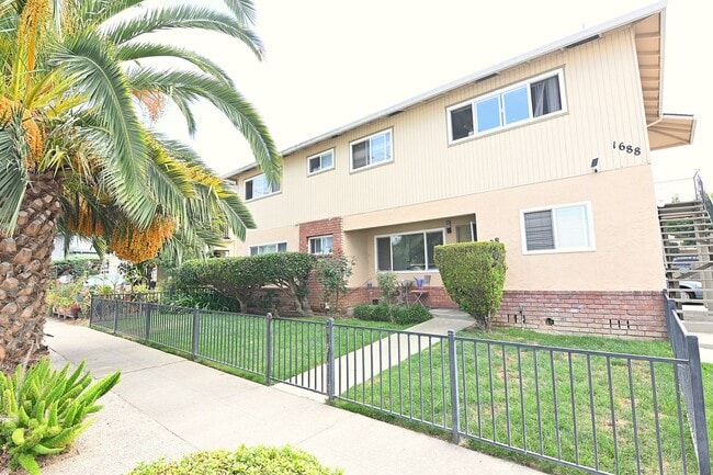 Building Photo - 1688 De Rose Way Unit 4