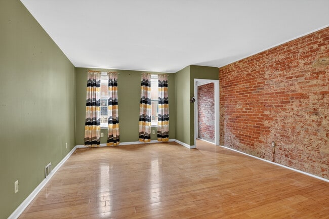 Photo - 419 McClellan St