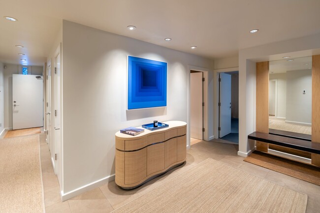 Photo - 506 W Hallam St