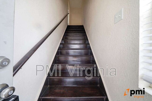 Photo - 324 W 36th St