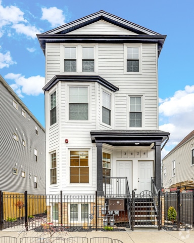 Building Photo - 3624 W George St Unit 3 Rental