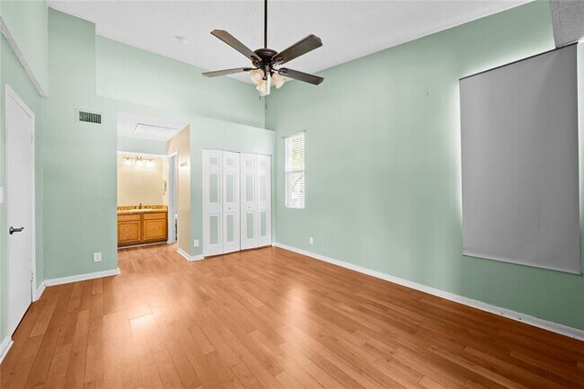 Photo - 711 Lyons Rd Unidad 14207