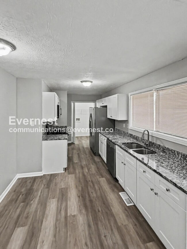 Photo - 800 Cedar Lake Dr SE