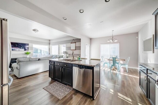 Photo - 845 Cannara Way