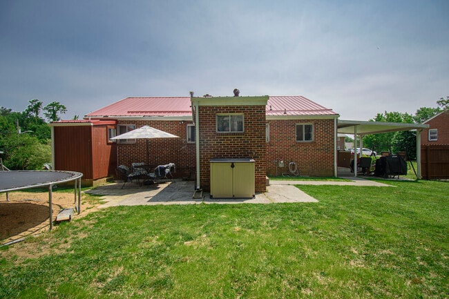 Photo - 206 Broce Dr