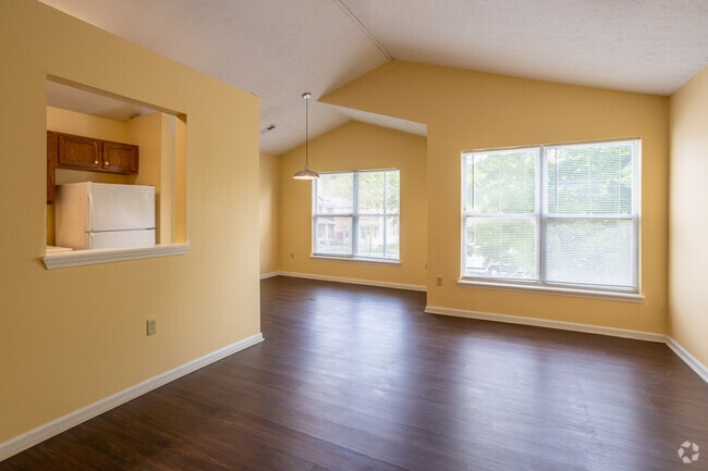 2BR, 1BA - Living Room & Dining Area