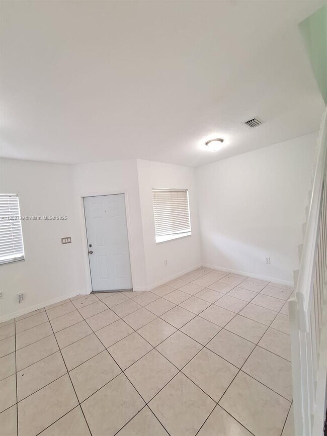 Photo - 1654 SE 31st Ct Condo Unit 1654