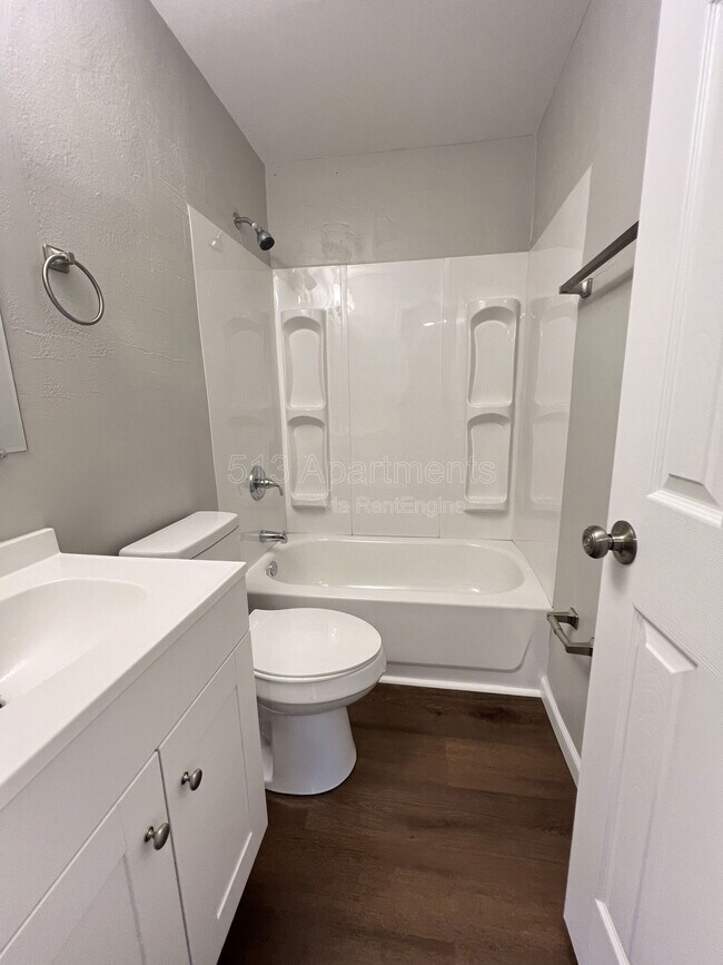 Photo - 524 Rockdale Ave Unit 2