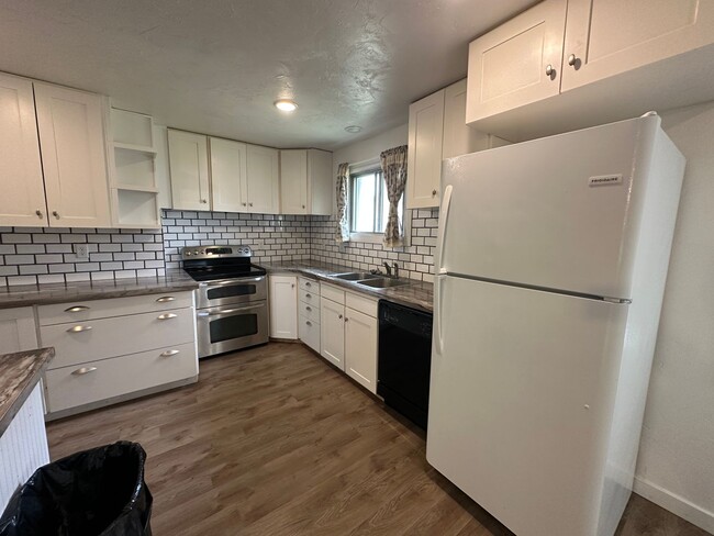 358 W 4th S Unit A