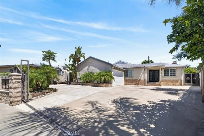 Photo - 14827 Dearborn St