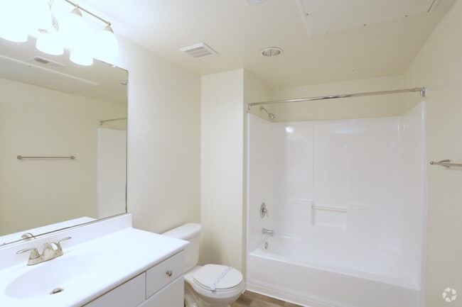 2 BR, 2 BA - 1396 Sf